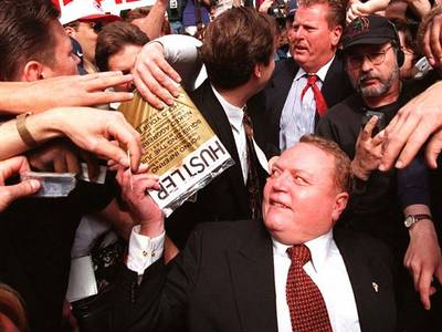 Στο νοσοκομείο ο μεγιστάνας Larry Flynt