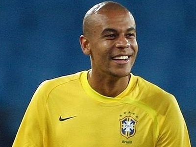 Δέκα μήνες εκτός δράσης ο Alex Silva