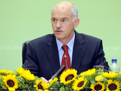 Επίθεση σε κυβέρνηση και Λυκουρέζο