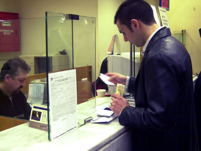 «Φρένο» στην έγκριση δανείων στην Ελλάδα