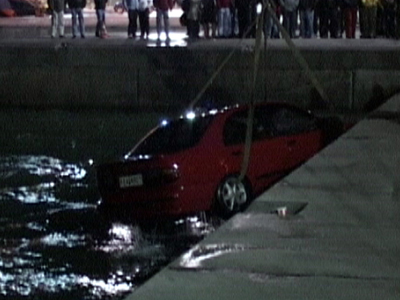 Αυτοκίνητο βούτηξε στο λιμάνι του Ρίου