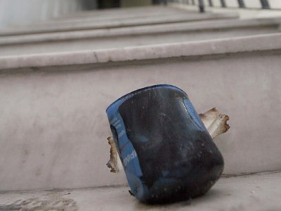 Επίθεση με γκαζάκια σε γραφεία της ΝΔ στου Ζωγράφου