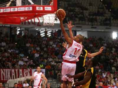 «Καθάρισε» το Μαρούσι και πάει για το πρωτάθλημα ο Ολυμπιακός