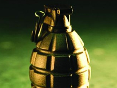 Παιδιά έπαιζαν με χειροβομβίδες