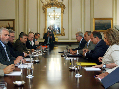 Σε δικό του μοναχικό οικονομικό δρόμο ο Κ. Καραμανλής