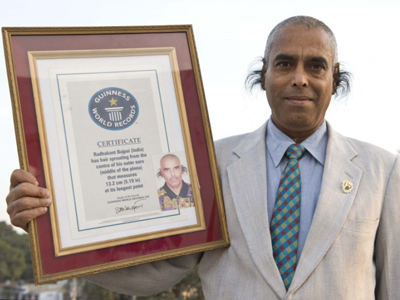 Στο βιβλίο ρεκόρ Γκίνες για τις μακρύτερες τρίχες στα αυτιά