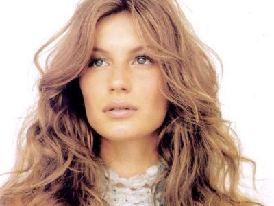 Προστατέψτε τα μαλλιά σας από τον ήλιο