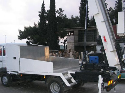 Tον καταπλάκωσε ανυψωτικό μηχάνημα