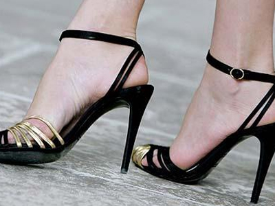 Ψηλά τακούνια… για σέξι δικηγόρους