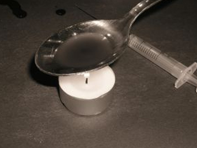 Άφησαν τον συγκάτοικό τους να πεθάνει από χρήση ηρωίνης