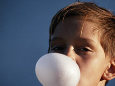 Υπερκατανάλωση τσιχλών οδήγησε μαθητή στο νοσοκομείο