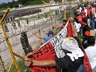 Με σύλληψη απειλείται ο πρόεδρος της Ονδούρας