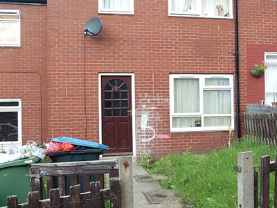 Άφησε τα ανήλικα παιδιά της μόνα για 15 μέρες