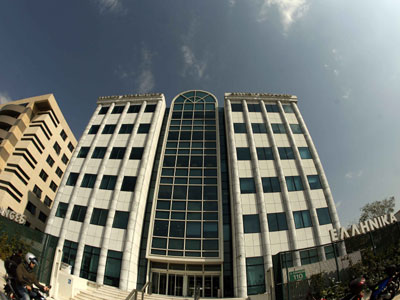 «Βούλιαξε» από την πιστοληπτική υποβάθμιση το ΧΑ