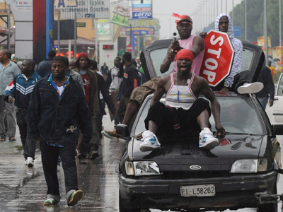 “Πόλεμος” μεταναστών – μαφίας στη Νάπολη