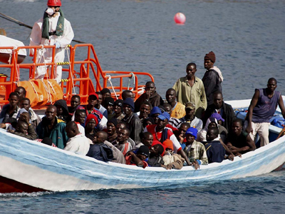 Δεκάδες νεκροί από βύθιση σκάφους στον Κόλπο του Άντεν