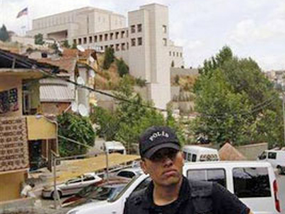 Επίθεση με χειροβομβίδες στην Κωνσταντινούπολη