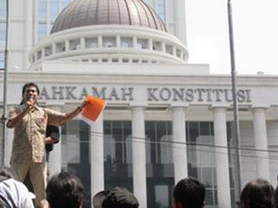 Απειλή για βόμβα στη Βουλή της Ινδονησίας