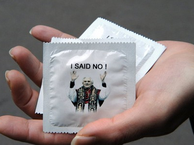 Ψηφιακή διαμαρτυρία κατά του Πάπα για τις δηλώσεις περί προφυλακτικών