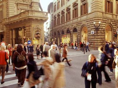 Οι Ιταλίδες δημόσιες υπάλληλοι το «σκάνε» συχνά για… ψώνια