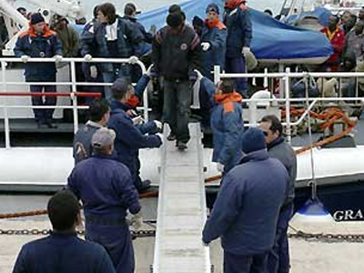 Σύλληψη 350 μεταναστών στις ακτές της Ιταλίας