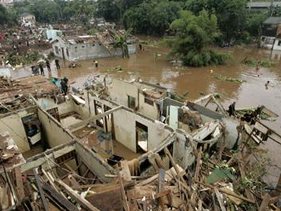 Φόβοι ότι θα ξεπεράσουν τους 200 οι νεκροί στην Τζακάρτα
