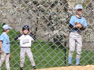 Πέθανε ενώ έπαιζε μπέιζμπολ με τον αδερφό του