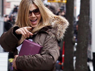 Στενή παρέα κάνουν Τζένιφερ Άνιστον και Μπραντ Πιτ