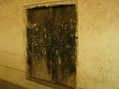 Εμπρηστική επίθεση σε γραφεία του ΛΑΟΣ