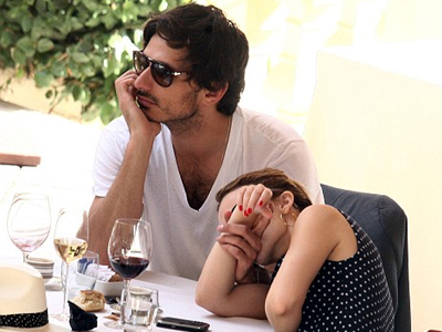 Η Kylie είναι ερωτευμένη. Ο Andres;