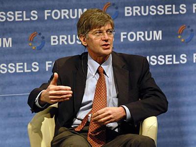 Ο Steinberg στη θέση της Clinton