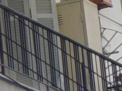 Πήγε να χαιρετήσει συγγενή της και έπεσε από το μπαλκόνι