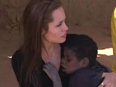 Η Τζολί στο πλευρό των προσφύγων της Μιανμάρ