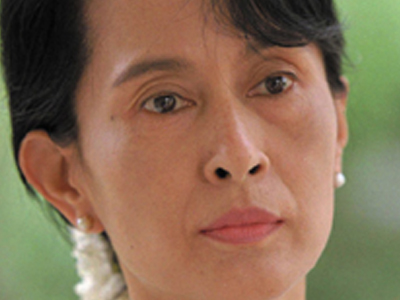 Στο πλευρό της Aung San Suu Kyi ο Obama