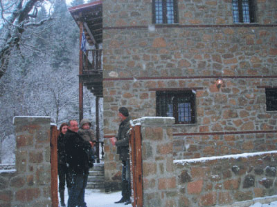 Διέρρηξαν το πατρικό του Χαρ. Φλωράκη