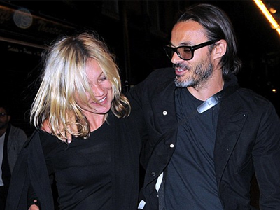 Πισωγυρίσματα για την Kate Moss;