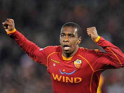 Ανανέωσε με τη Roma μέχρι το 2013 ο Juan