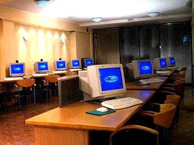 Ληστεία με τραυματισμό σε internet-cafe