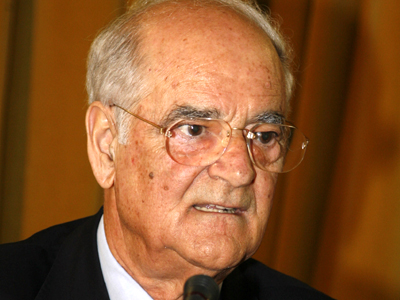 O Απόστολος Κακλαμάνης στη zougla.gr