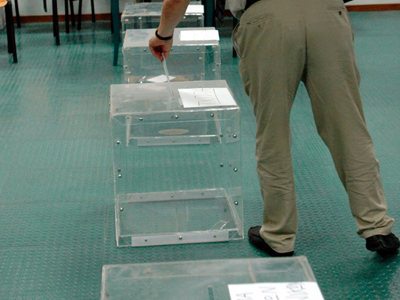 Αρπαγή κάλπης, αναβολή εκλογών