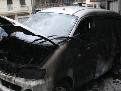 Έκαψε τα αυτοκίνητα της εταιρίας του