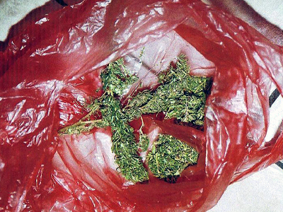 Τον έπιασαν με κάνναβη όταν κατέβηκε από το πλοίο