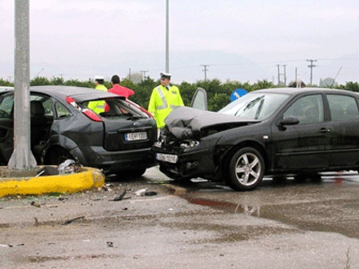 Καραμπόλα πέντε αυτοκινήτων στην περιφερειακή Υμηττού