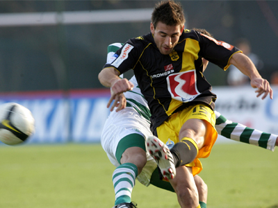 Στην ΑΕΚ έως το 2013 ο Νίκος Καράμπελας