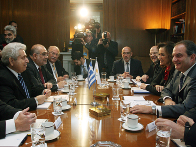 Στην Κύπρο ο Καραμανλής εν μέσω προβληματισμού για τη νίκη Έρογλου