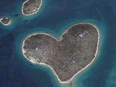 Νησί … σε σχήμα καρδιάς