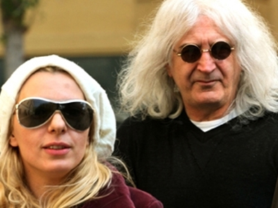 Ζητούν 6 εκ. ευρώ από τους αστυνομικούς ο Καρβέλας και η Πάνια