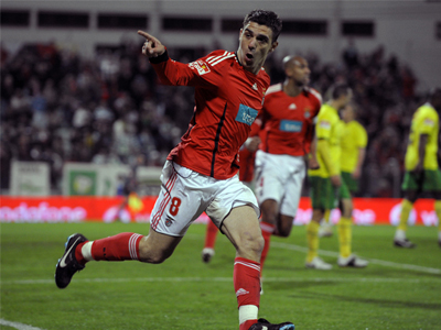 Τρεις μνηστήρες για Κατσουράνη