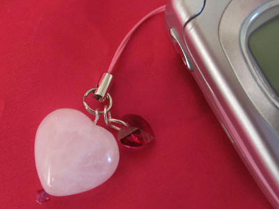 Και το κινητό χρειάζεται το κόσμημά του!