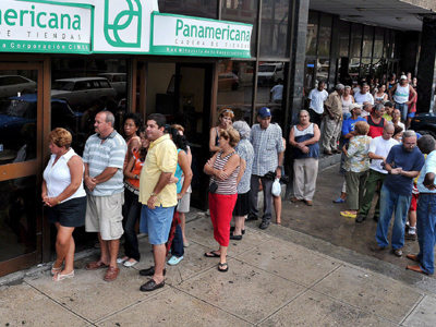Χιλιάδες τουρίστες απομακρύνθηκαν λόγω του κυκλώνα “Αικ” στην Κούβα